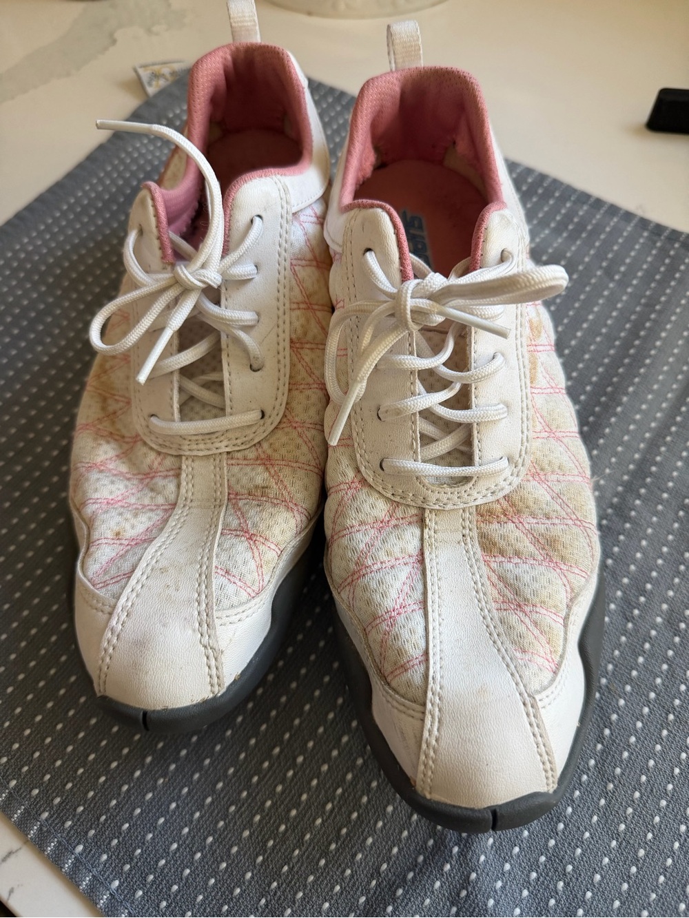 Footjoy golf Women’s Casual White and Pink Lace-Up Sneakers